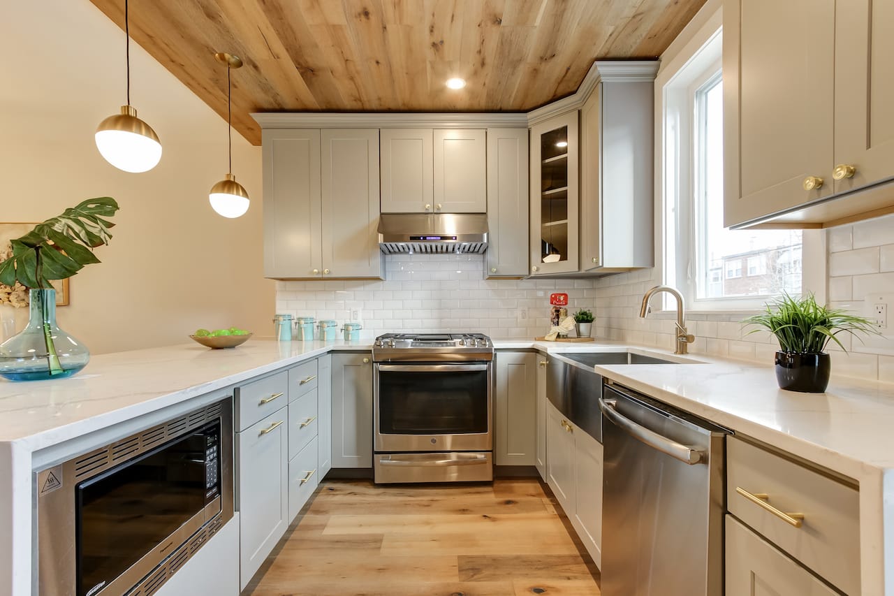 How much should a 10x10 kitchen remodel cost