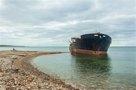 maritime law abandoned vessel