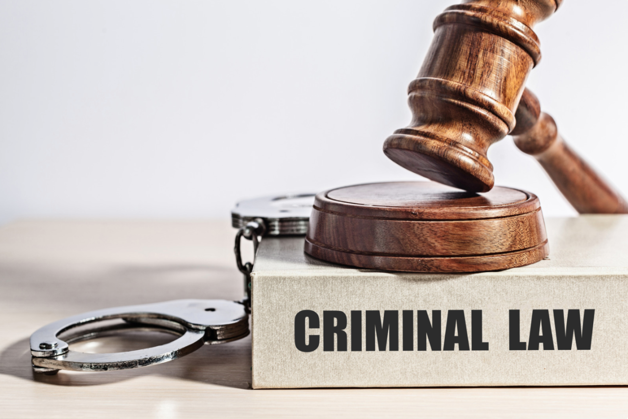 Criminal law attorney salary