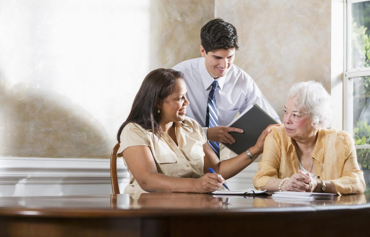 What does an elder law attorney do