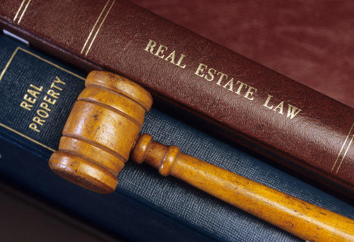 Pro bono real estate lawyer